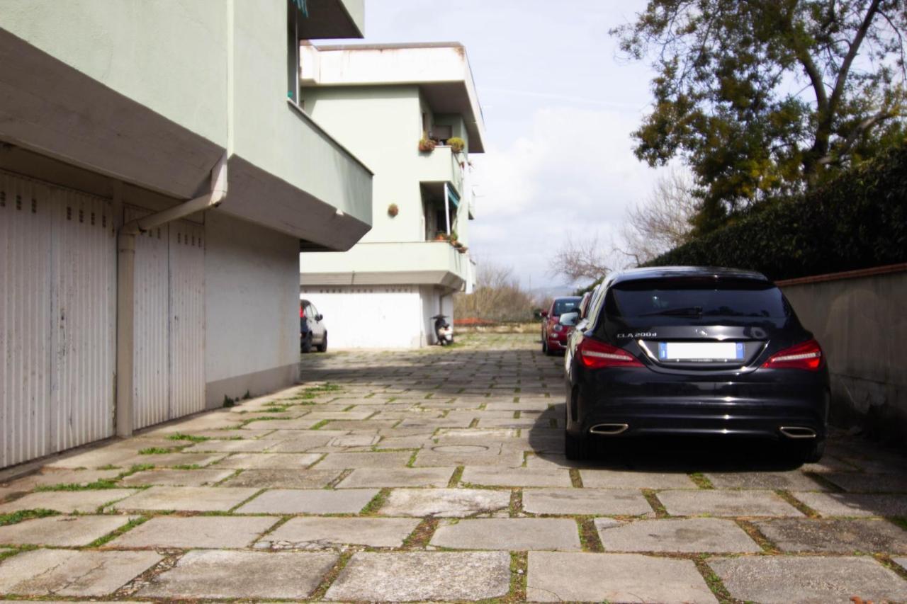 1Km Dalla Torre Appart. Con Balcone E Posto Auto بيزا المظهر الخارجي الصورة